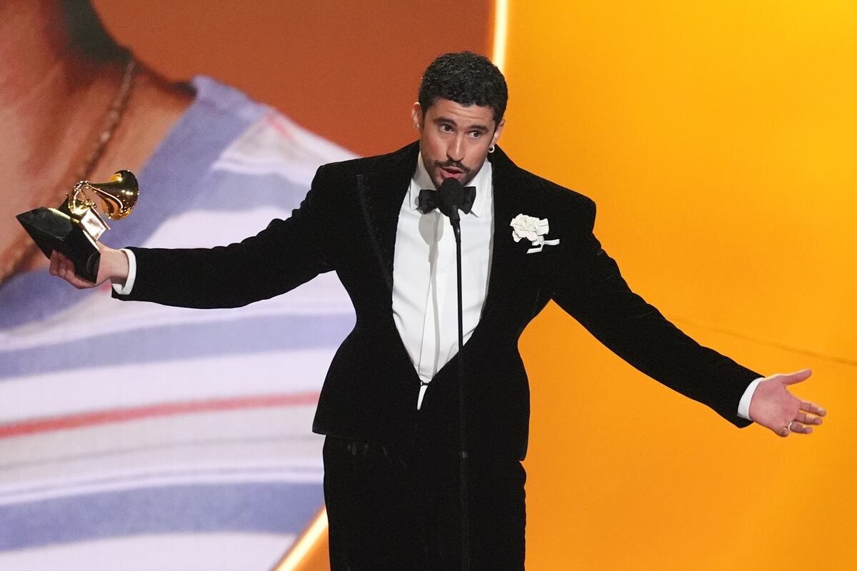 preloaded gallery image