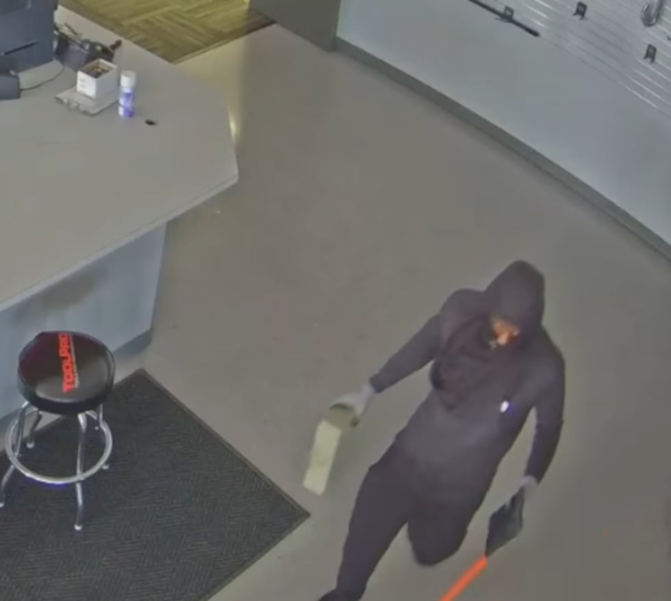 La Oficina del Alguacil del Condado de Midland y Midland Crime Stoppers están pidiendo su...