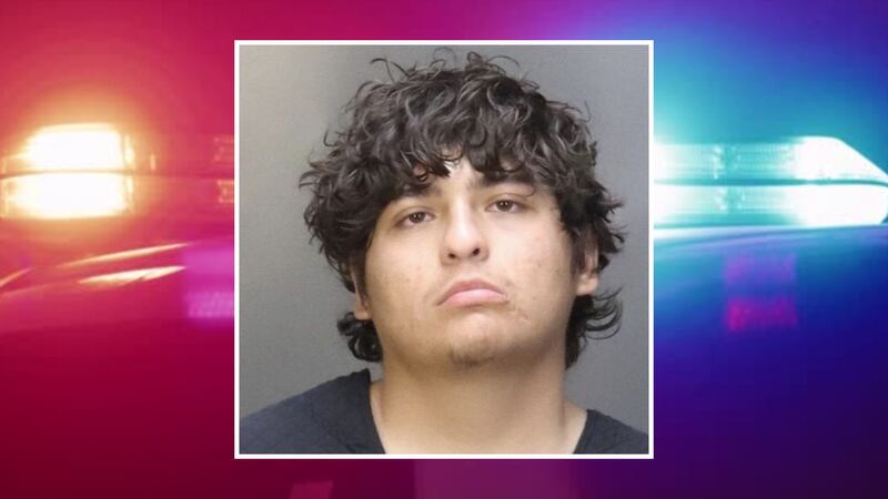 Jonathan Issac Zamudio, de 19 años, está acusado de agresión sexual a un menor, actuación...