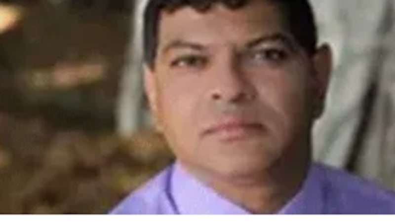 ICE busca la multa máxima de 255.232 dólares.