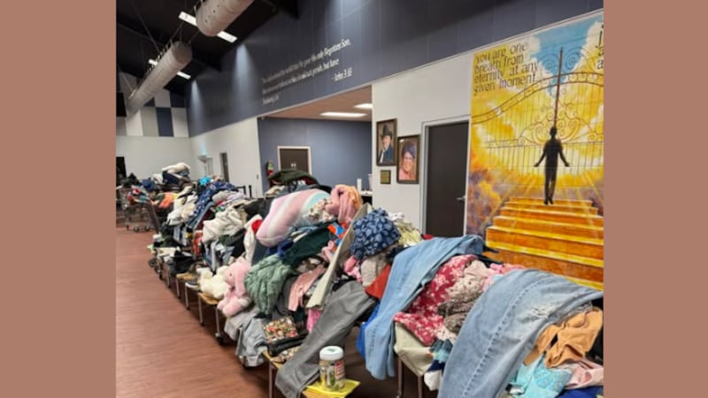 ¡Todo comienza a las 11:30 a. m. y termina a la 1:00 p. m.!