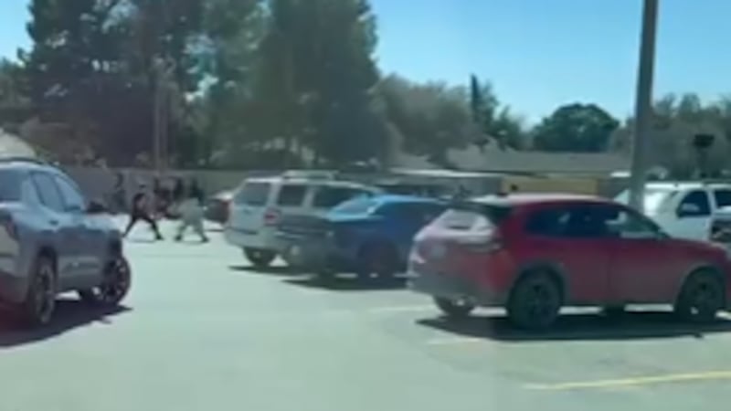 El viernes se produjo un tiroteo en el centro comercial Midland Park, cerca de Dick’s Sporting...