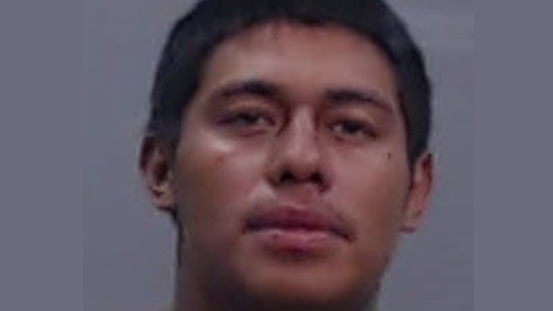 Durante una inspección realizada tras el arresto, los agentes encontraron una tarjeta de...