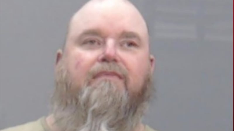 La policía afirma que Anderson-Smith les dijo que estaba en la habitación durante los incidentes.