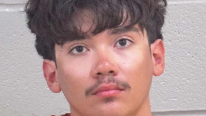 El conductor del BMW fue identificado como Jozef Alejandro Gómez, de 18 años, de Midland.