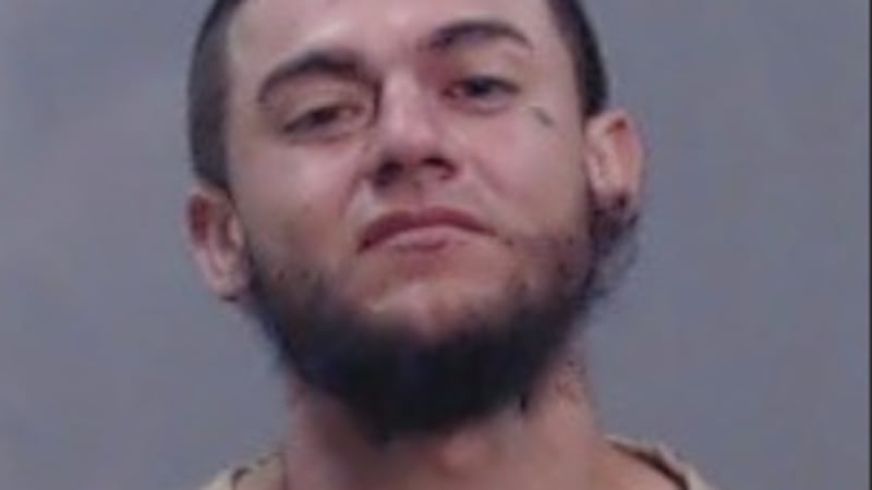 Los agentes localizaron al sospechoso, que se negó a identificarse