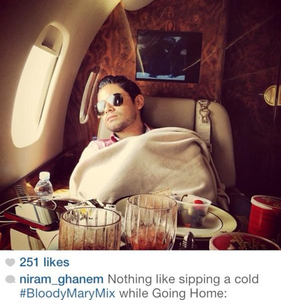 Uno de los sobrinos de Naasón, Adoniram Joaquín Aboganem, postea con frecuencia en redes...