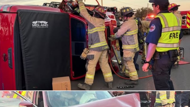 Según el departamento de bomberos, una persona fue rescatada de un vehículo.