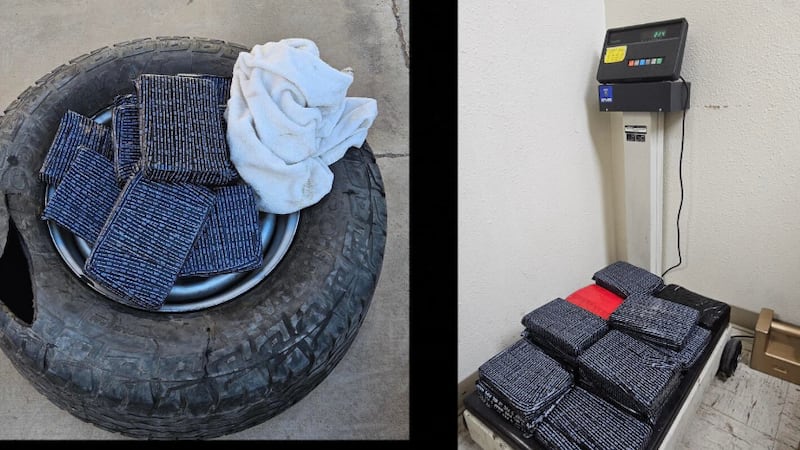 Durante dicha inspección, los agentes encontraron paquetes que contenían fentanilo en el...
