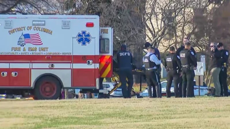 La Secretaria de Seguridad Nacional Kristi Noem, acaba de informar que dos miembros de la...