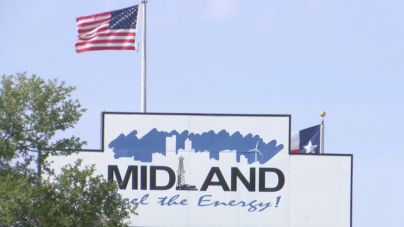 La ciudad de Midland informo hoy que las oficinas municipales de esa localidad cerrarán el...