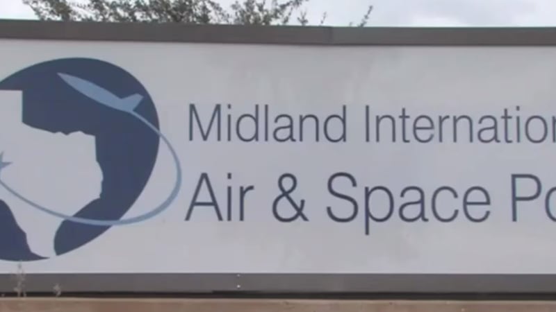 El proyecto tiene como objetivo ampliar y modernizar la terminal del aeropuerto.