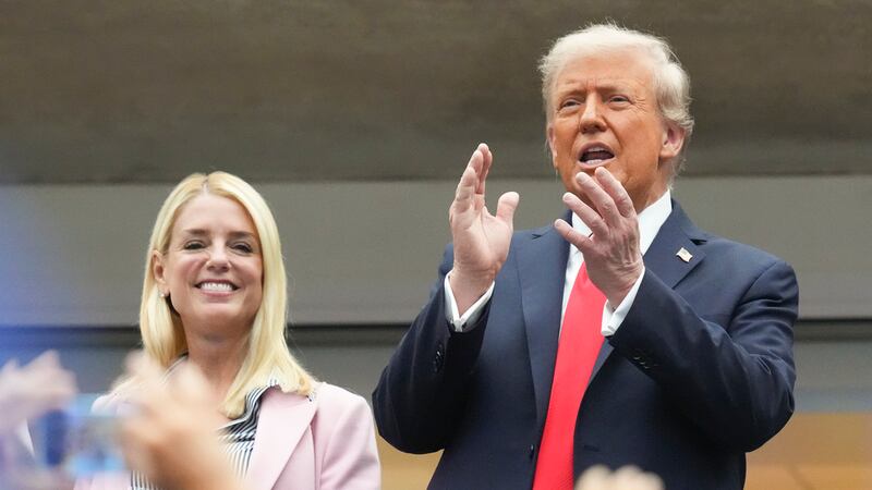 El presidente Donald Trump previo a la final del Abierto de Estados Unidos entre Carlos...
