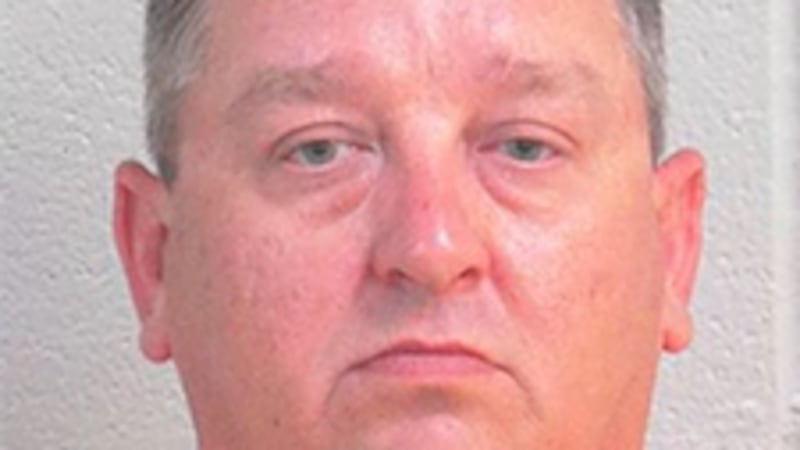 Matthew Clinton Keys ha sido acusado de malversación de bienes fiduciarios, según una...