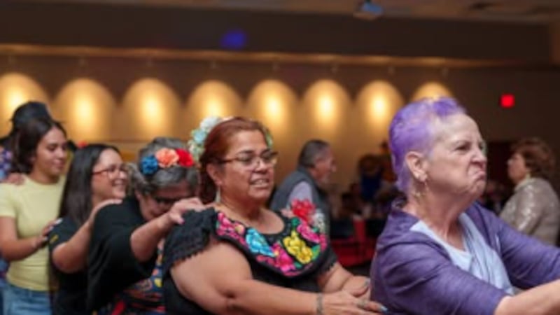 La celebración permitió a los asistentes compartir momentos especiales, crear nuevos recuerdos...