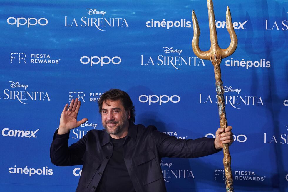 El actor Javier Bardem posa en la alfombra azul de la película La Sirenita en la Ciudad de...