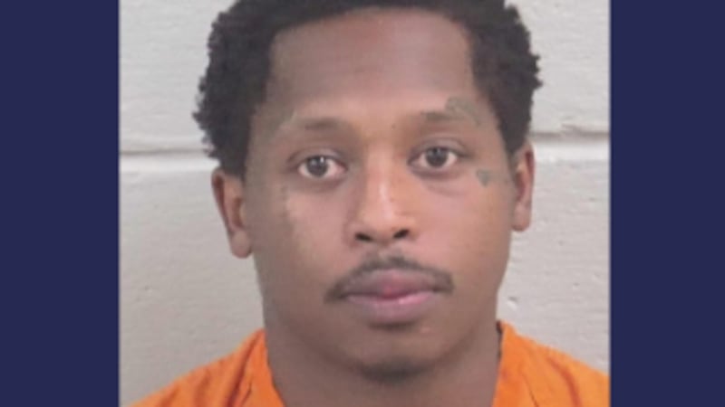Tras su detención, McCollum fue ingresado en el Centro de Detención del Condado de Midland,...