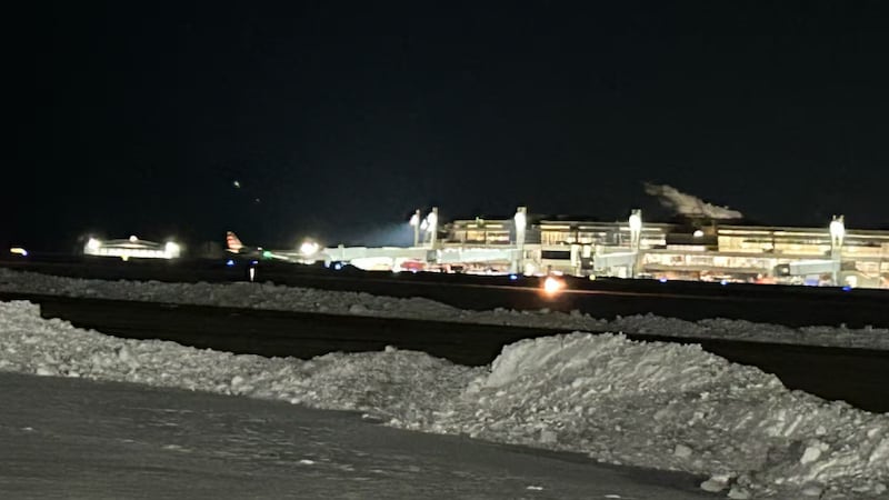Las autoridades afirman que había 36 personas a bordo en el momento de la emergencia.