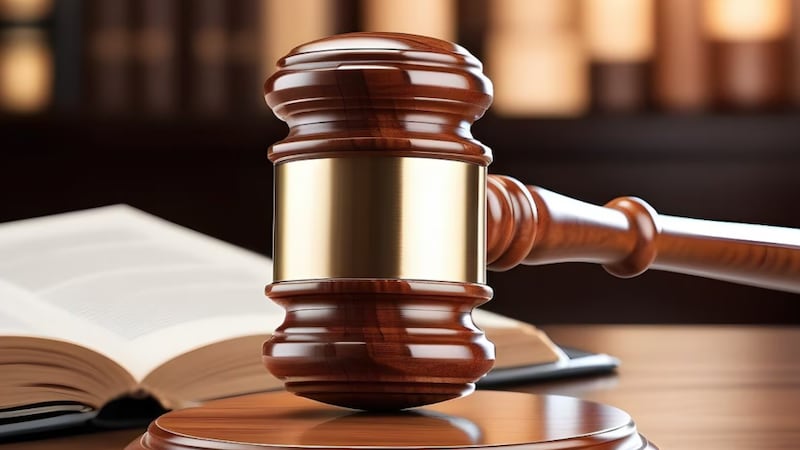 Raymond Daniel Solis, de 28 años, se declaró culpable de ocho cargos relacionados con la...
