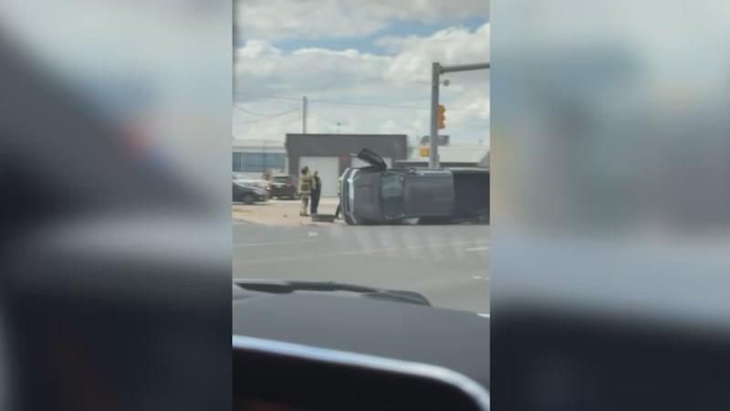 La Ciudad de Midland informó que el oficial que conducía la patrulla no resultó lesionado.