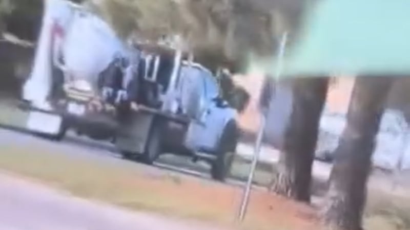Cualquier ayuda para identificar la ubicación o al conductor de este camión será muy apreciada.