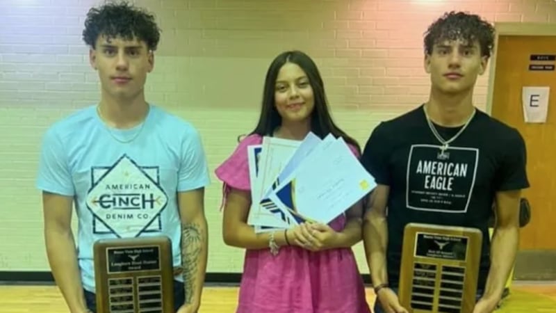 gemelos de 18 años Jaden y Jackie Jurado y su hermana Nautica de 16. (Cortesía: GoFundMe)(KTLE)