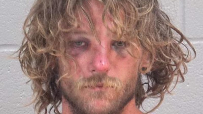 Un hombre de Midland fue arrestado el lunes por la mañana después de resistirse al arresto y...