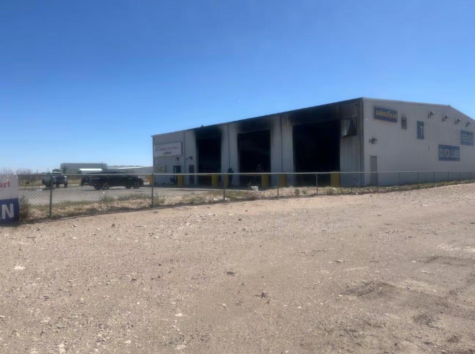 Las fotos del lugar muestran los daños que el siniestro produjo en el interior del local.