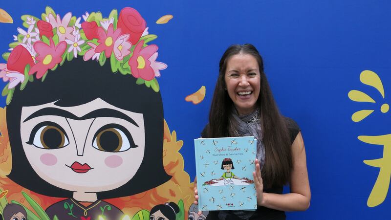 La ilustradora mexicana Cara Carmina posa para un retrato después de una conferencia de la...