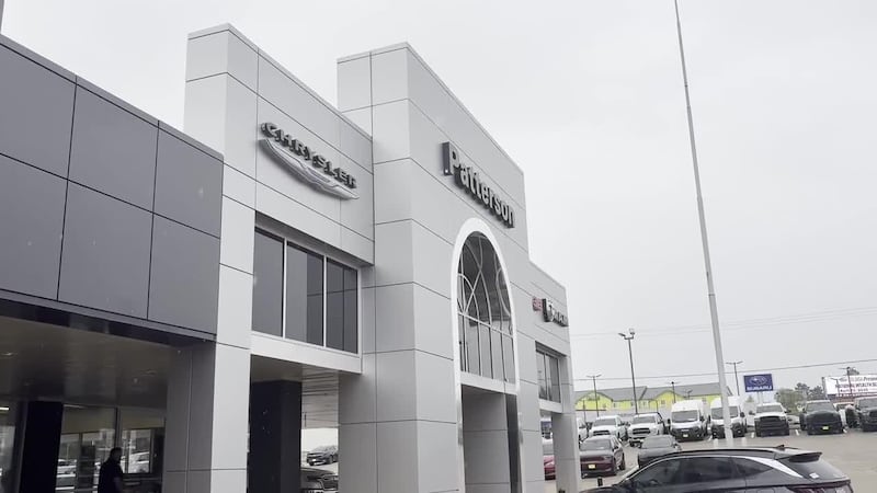 Patterson Dodge declaró que el único daño sufrido por sus instalaciones fue la rotura de la...