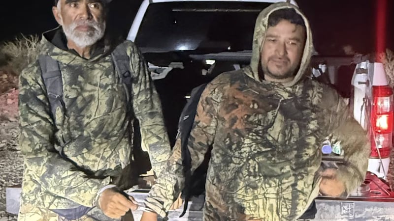 Ambos dijeron a los agentes que se dirigían a Dallas.