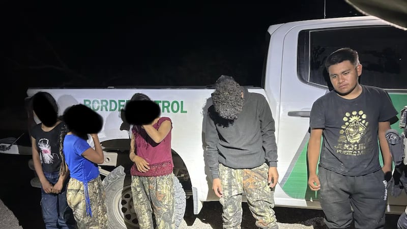 El grupo incluía a tres mujeres menores de 18 años