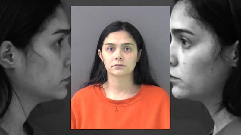 Stephanie Pérez, de 28 años, está acusada de asalto agravado con un arma mortal.
