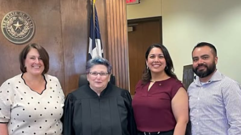 Midland County felicitó a Lopez, Saenz y Manderski por asumir este compromiso de servicio a la...