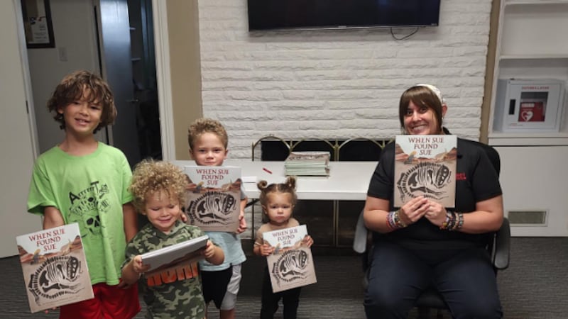 Los programas de lectura se llevan a cabo en el sitio desde que se abrió al público en abril...