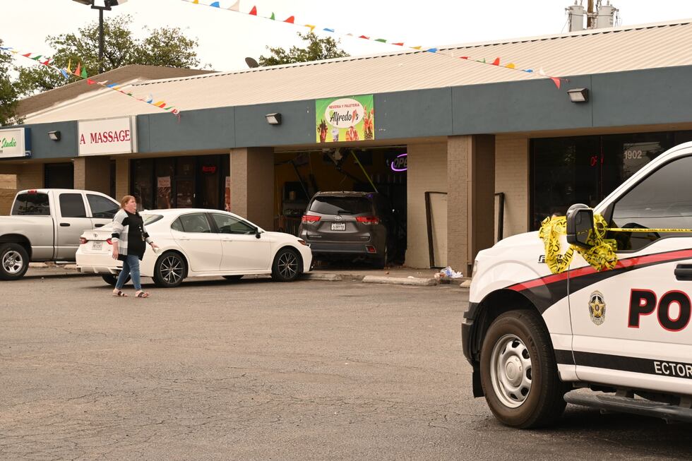 Car driven into restaurant on 42nd in Odessa injures students