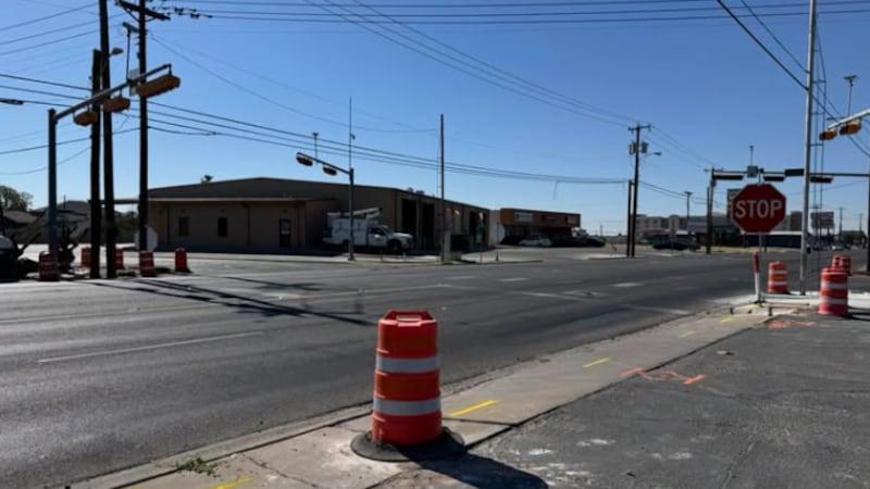 La policía pidió a los conductores extremar precauciones al transitar por la intersección y...