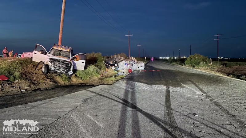 Los equipos acudieron a un accidente de tráfico en el que había sustancias químicas implicadas.