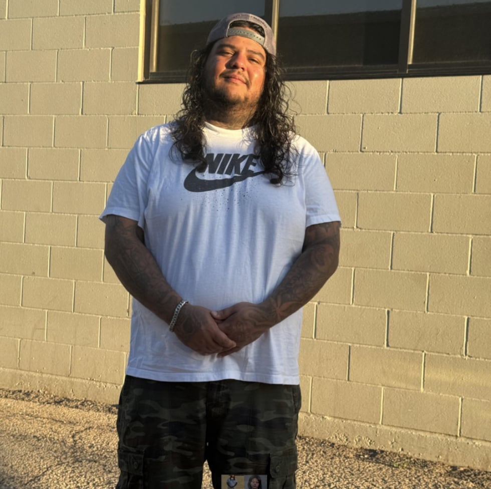 No se acerquen a estas personas, Domínguez debe ser CONSIDERADO ARMADO