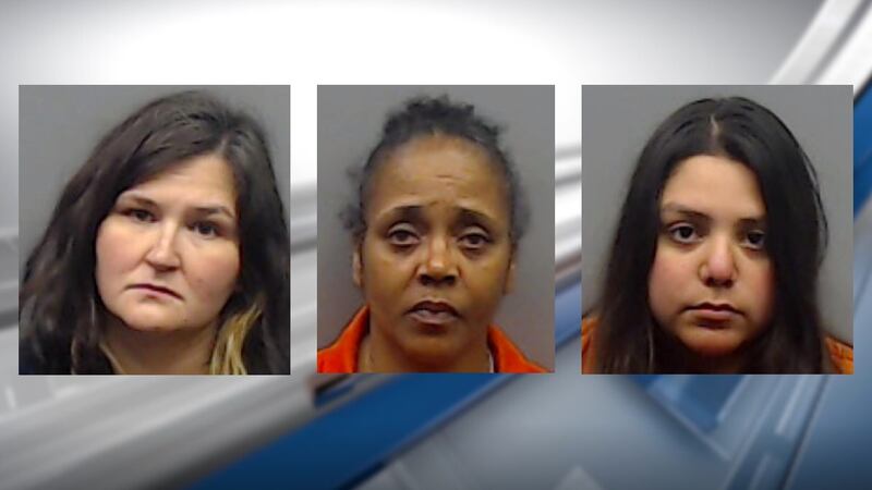 De izquierda a derecha: Krystina Renea Haas, June Tryon, and Prisicilla Gutierrez