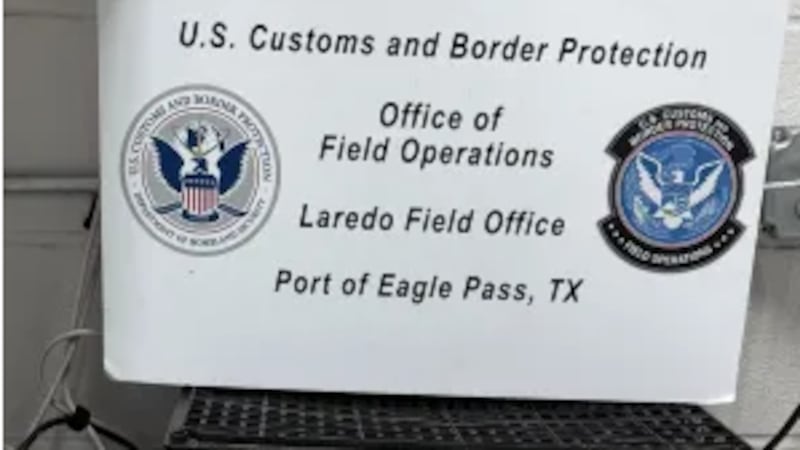 los puertos de entrada de la Oficina de Campo de Laredo incautaron cocaína valorada en más de...