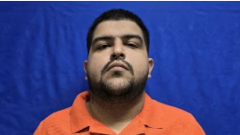 Los agentes localizaron y detuvieron inmediatamente al conductor y a los tres pasajeros, que...