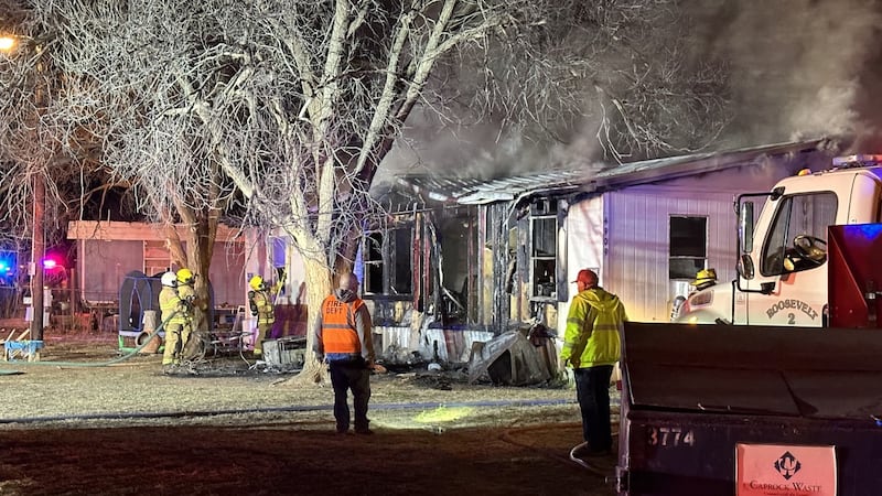 Los investigadores están trabajando para descubrir qué condujo a un incendio en una casa en el...