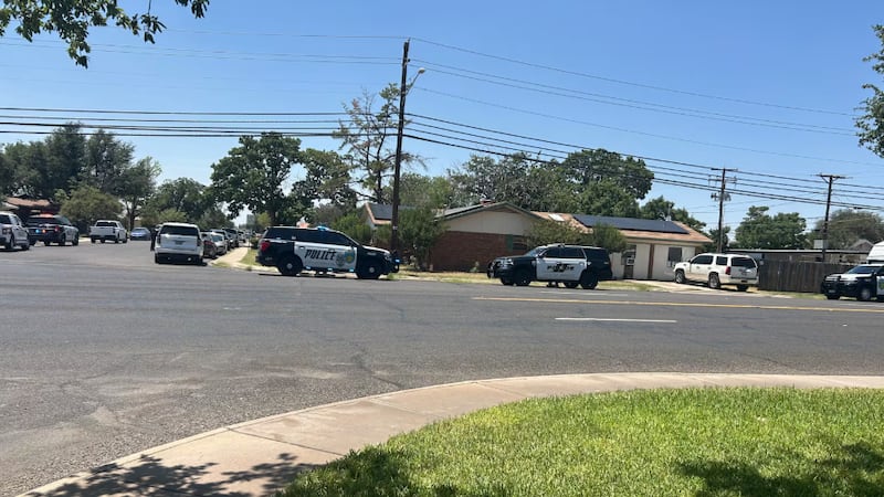 Situación de SWAT reportada en Tanglewood y Springbrook Drive