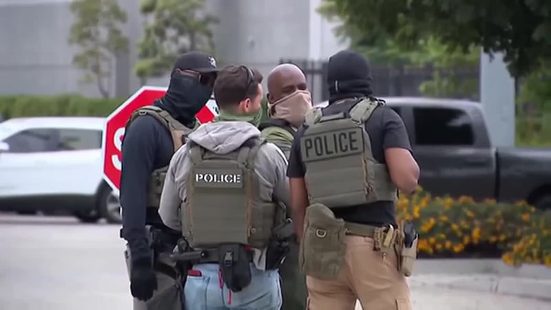 El secretario de Seguridad Nacional, Markwayne Mullin, reveló que "2,100 criminales" fueron...